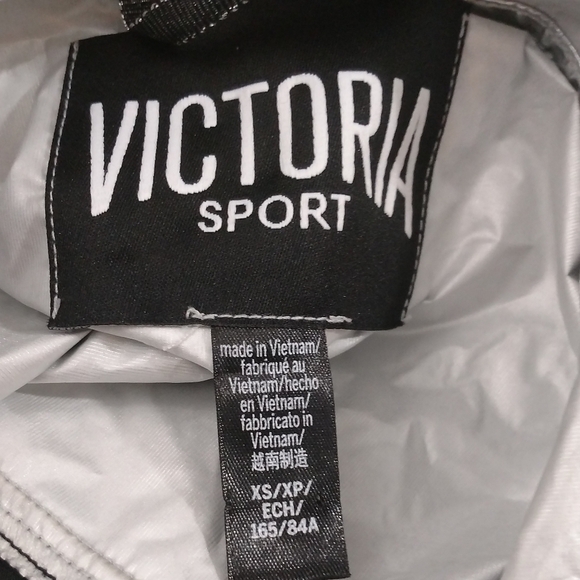 Victoria Sport Black and Reflective Anorak Pullover - Picture 7 of 7